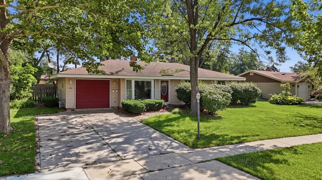 Building Photo - 1624 W Weathersfield Way