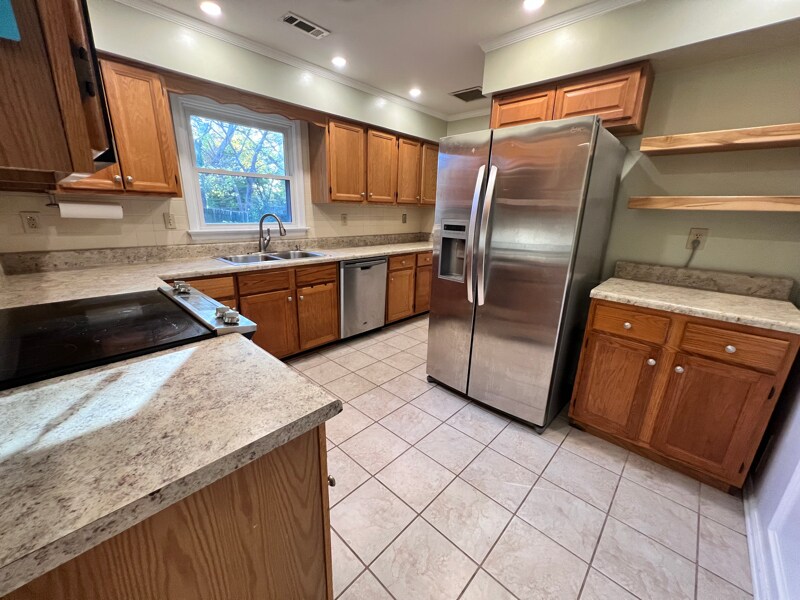 Building Photo - 2305 Moors Landing