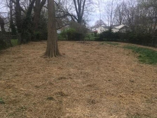 Building Photo - Cute 2 bedroom home for only $895 in conve...