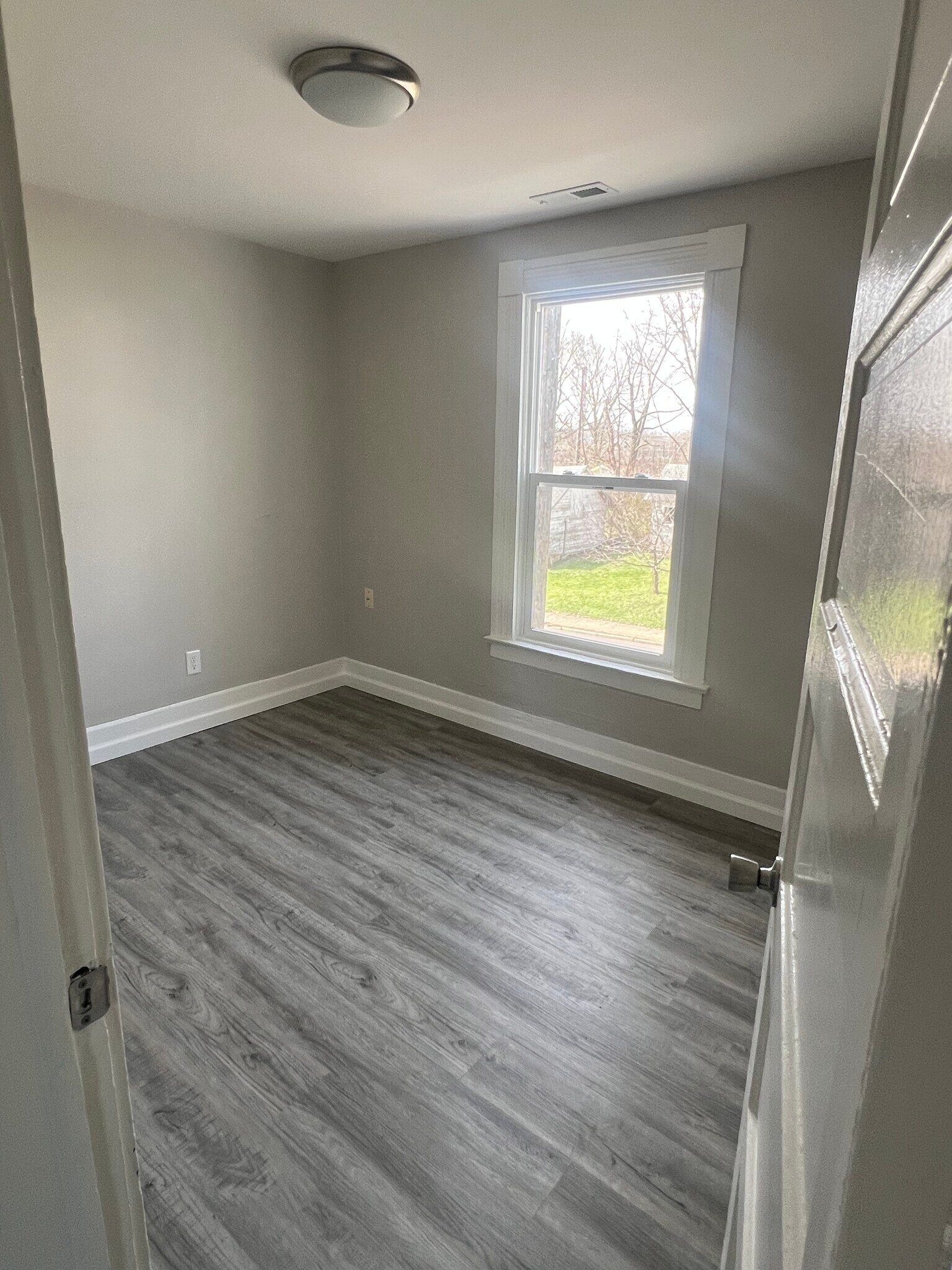 Building Photo - 125 S Watt St