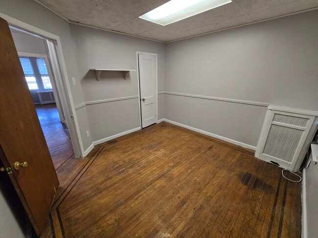 Building Photo - 1353 Dyre St