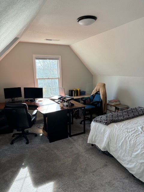 large bonus room above the garage - 6 Southchase Dr