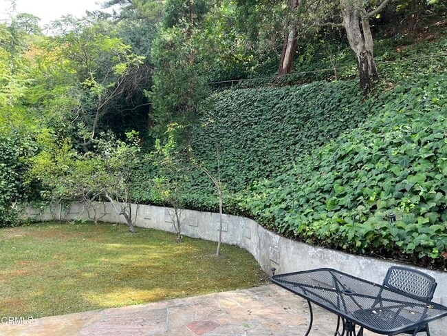 Building Photo - 5414 Palm Dr