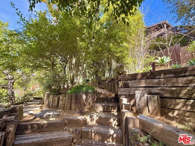 Building Photo - 2566 Verbena Dr