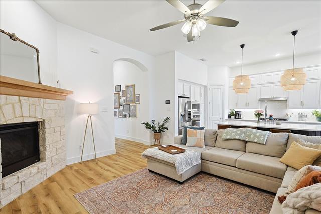 Building Photo - 1201 Superbloom Ave