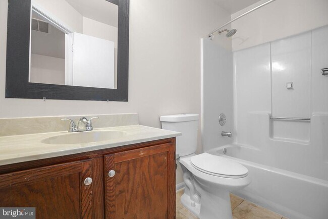 Building Photo - 502 Wind Ridge Dr