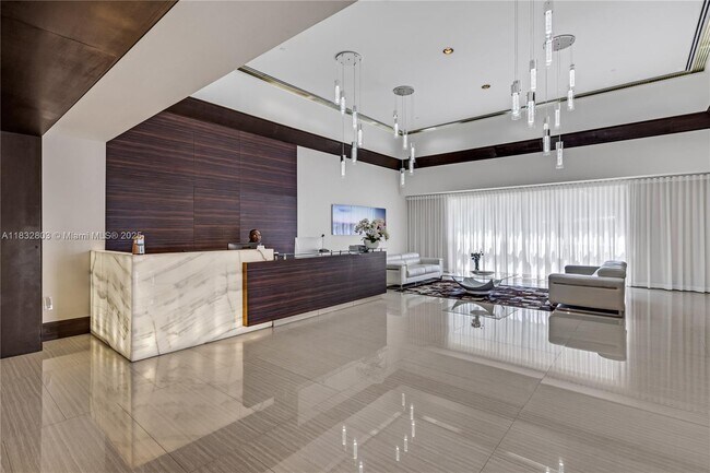 Building Photo - 16485 Collins Ave