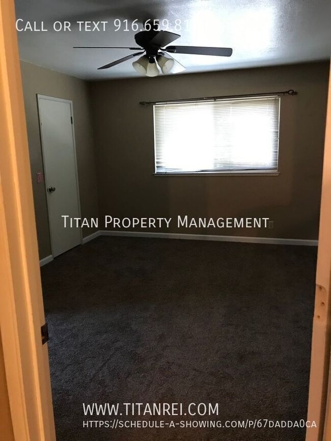 Building Photo - 4043 Tresler Ave