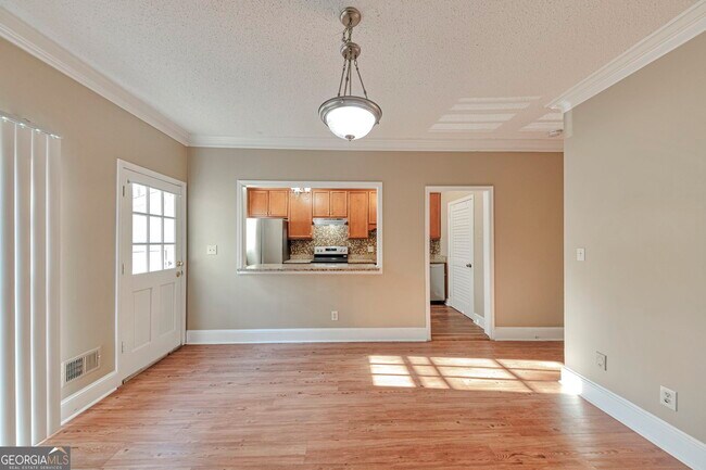 Building Photo - 260 Manning Rd SW