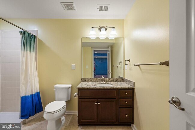 Building Photo - 3175 Fledgling Cir