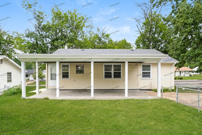Building Photo - 8898 Boyce Pl