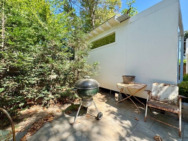 Building Photo - Rare Find Saint Helena Gem, “Upper Tainter...
