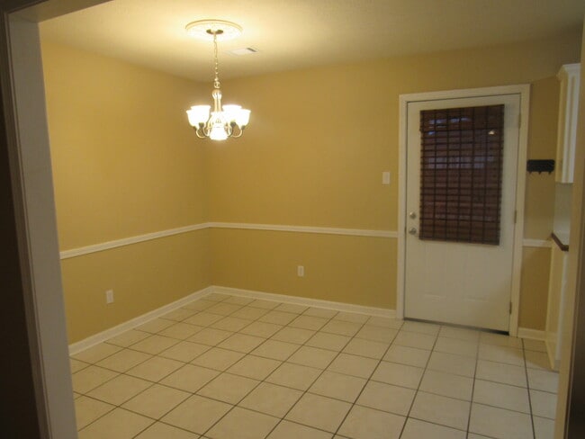 Building Photo - Contact Peggy Goodman 501 676 1758