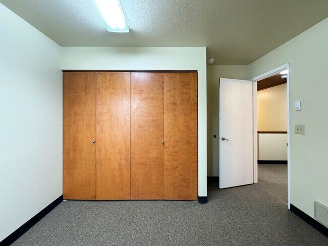 Building Photo - 2077 Lemuria St