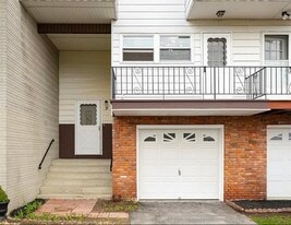 Building Photo - 24 Russet Rd