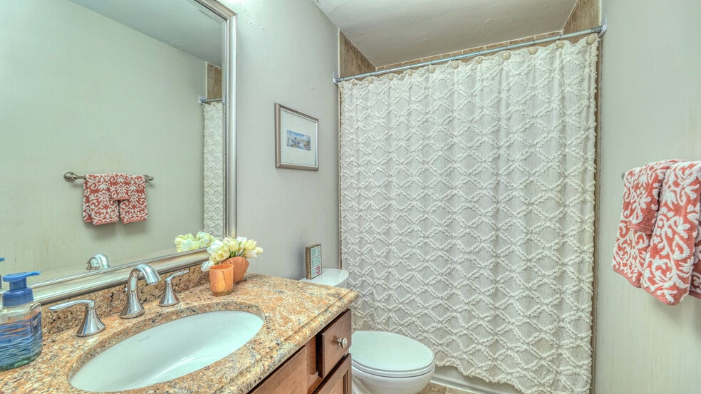 Building Photo - 6 Brunswick Ct