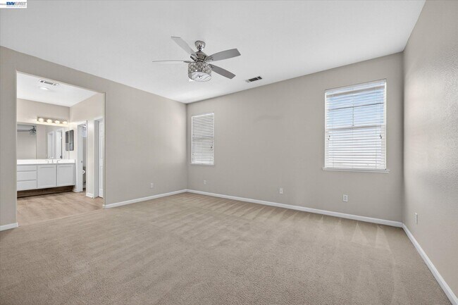 Building Photo - 244 Balsam St