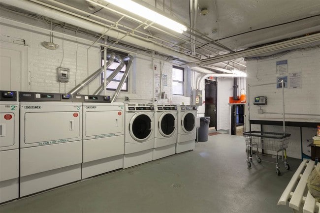 Building Photo - 36 Duncan Ave