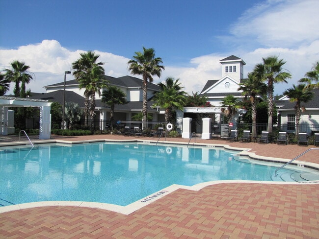 Building Photo - Gorgeous 3/2 Condo with 1 Car Garage in Ex...