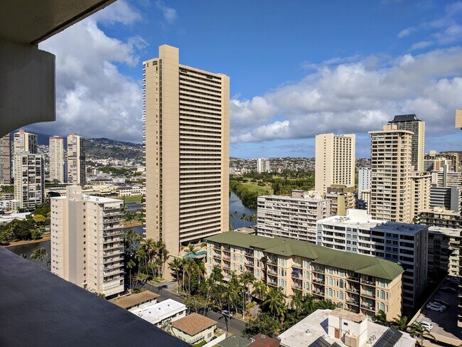 Building Photo - Sweeping Views from this partially furnished 1 Bed 1 Bath Condo w/ 1 Covered Parking