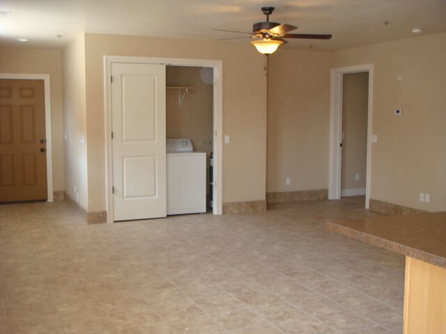 Building Photo - 806 Cherry St