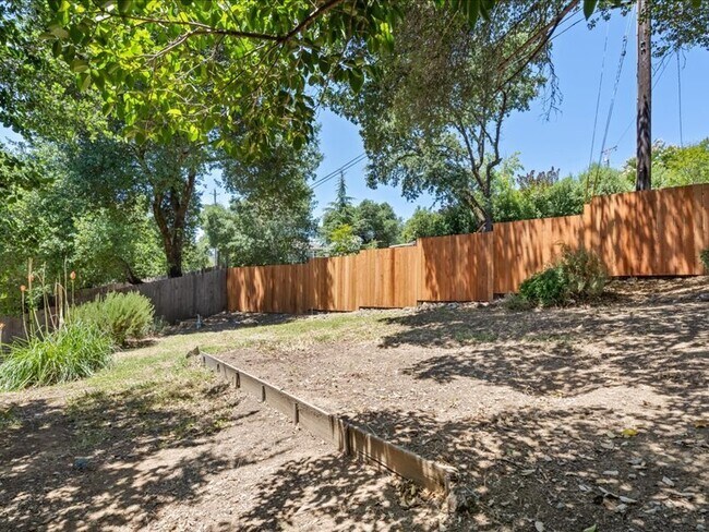 Building Photo - 336 Triplett Dr