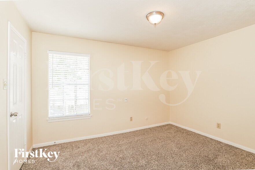 Building Photo - 20514 Hampshire Rocks Dr
