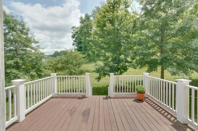 Building Photo - 2170 Saranac Ct