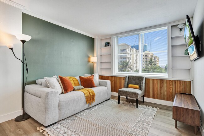 Building Photo - 1600 SE 15th St