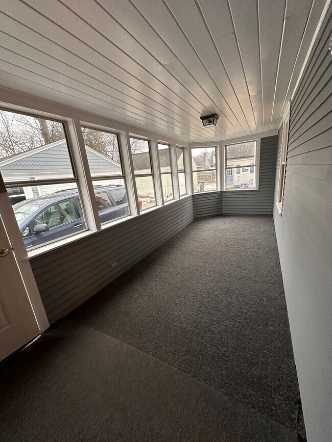 Building Photo - 23 Cayuga Ct