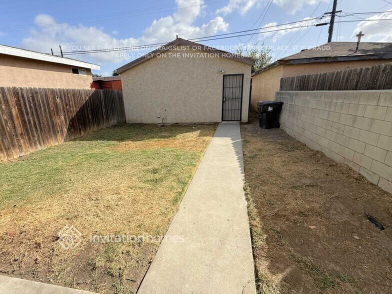 Building Photo - 120 E 67th Way