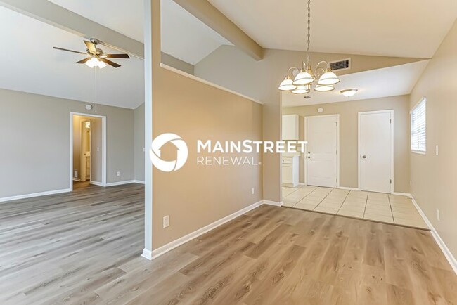 Building Photo - 4936 Perrine Dr