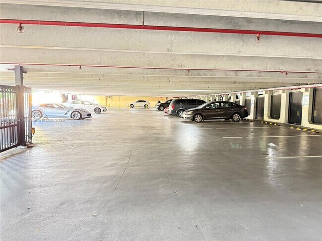 Building Photo - 17145 N Bay Rd