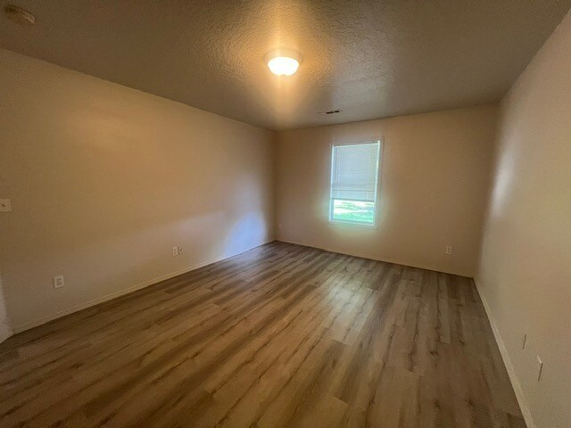 Building Photo - 3bed 2bath In West Nampa