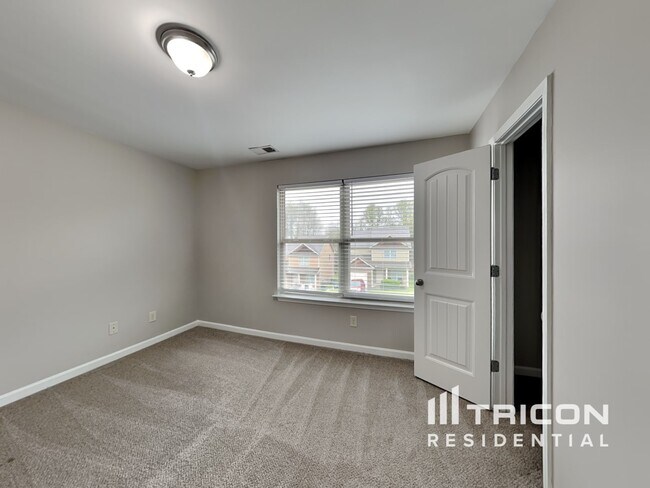 Building Photo - 48 Wyndham Ct