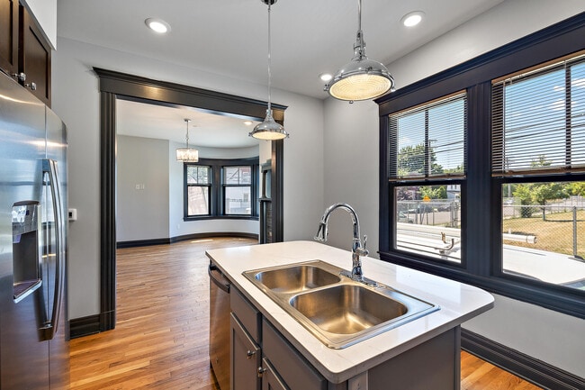 Building Photo - 4004 Porter St