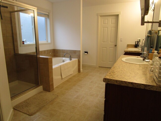 Building Photo - 574 Ruby Peak Avenue