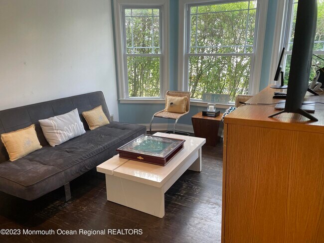 Building Photo - 516 Page Ave