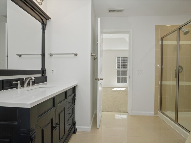 Building Photo - 16 Warrington Round