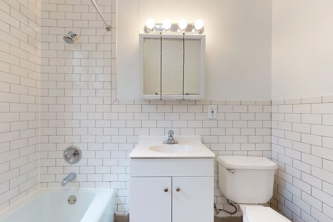 Floorplan - 5339-5345 S. Woodlawn Avenue