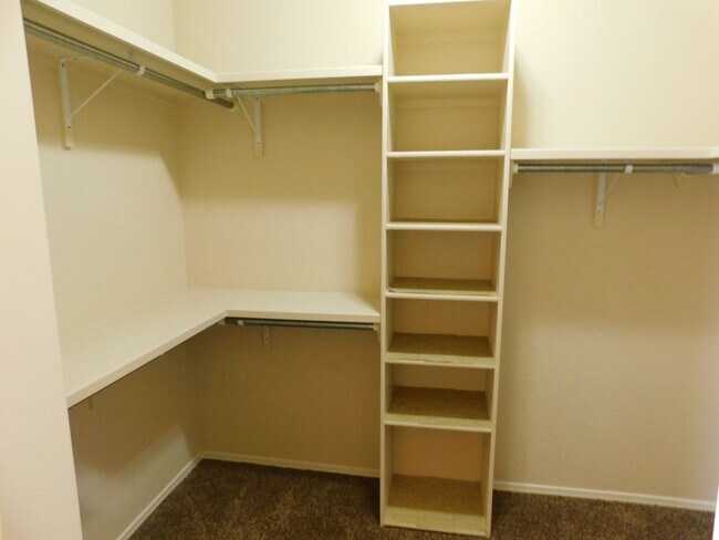 Building Photo - Check out this beautiful home located in o...