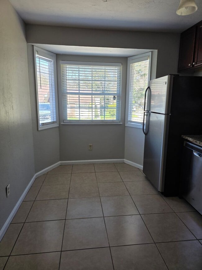 Building Photo - 3729 Sutor Ct