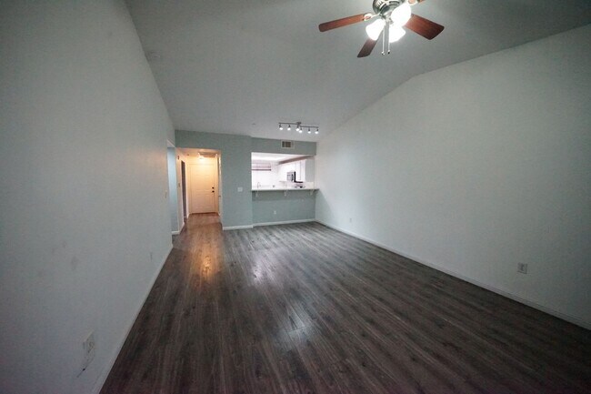 Building Photo - 833 Aspen Peak Loop