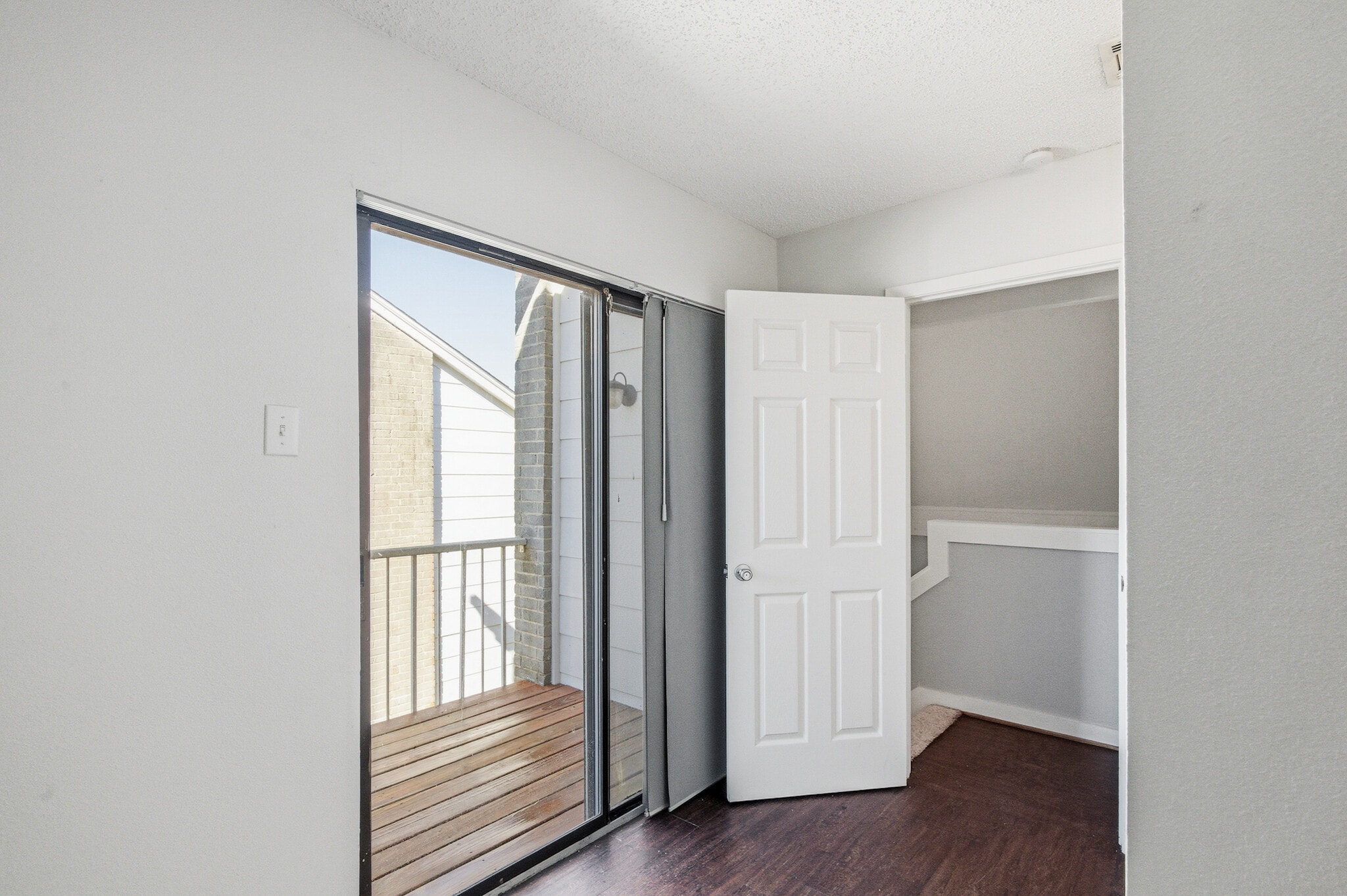 Building Photo - 202 Teakwood Dr