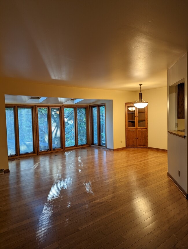 Building Photo - 956 N 124th St