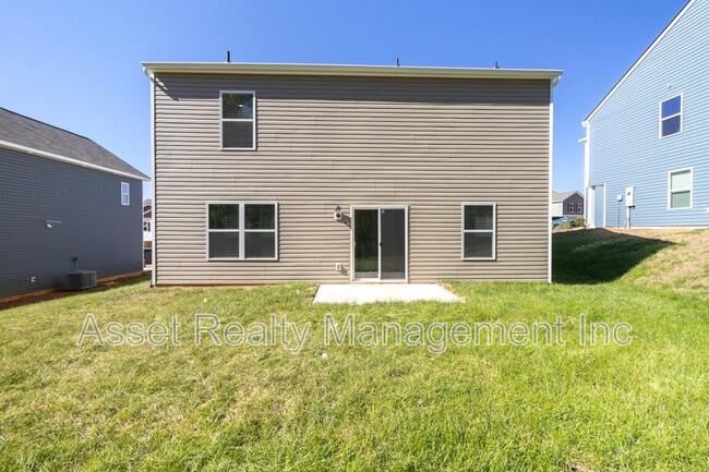 Building Photo - 2019 Southwood Cir