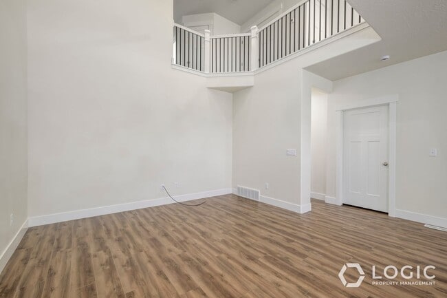 Building Photo - Beautiful New Townhome!