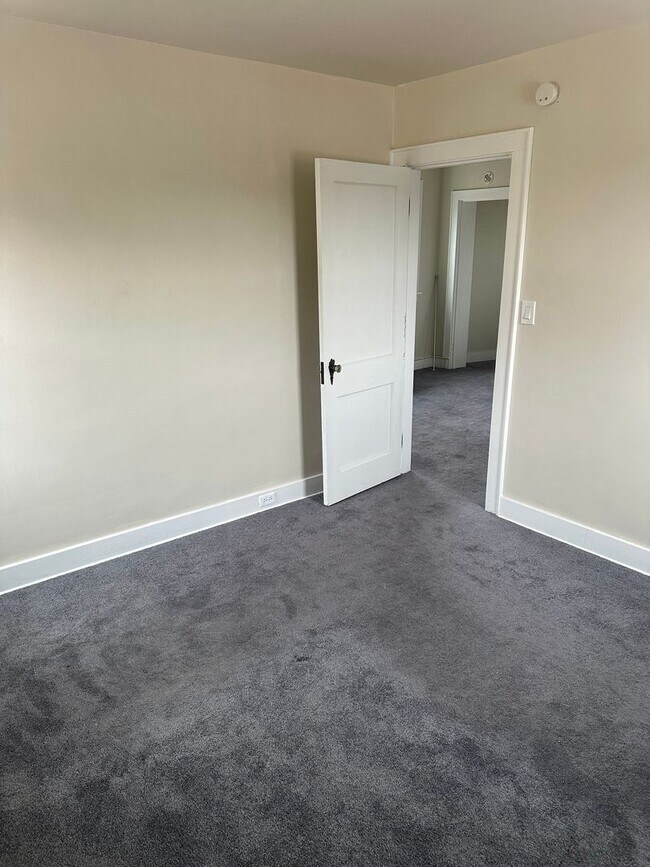 Building Photo - 104 Brownsville Rd