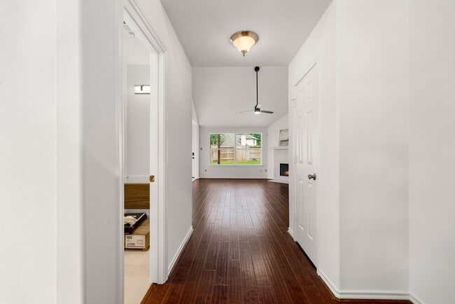 Building Photo - 3022 Glenthorpe Ln