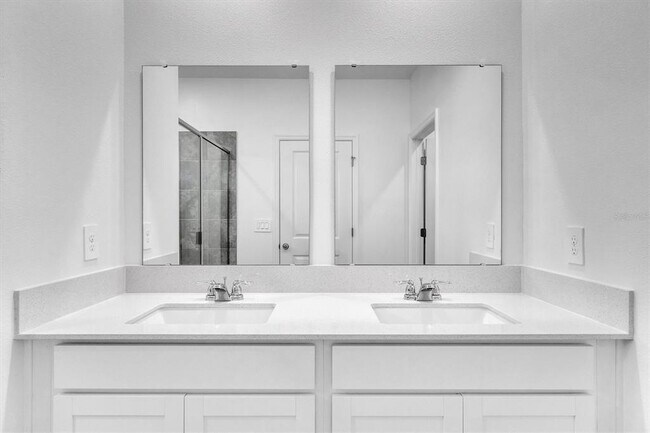 Building Photo - 3157 Laurent Lp